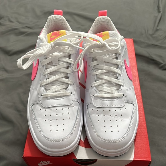 Nike sneakers size 6.5Y, used only once - Picture 6 of 7